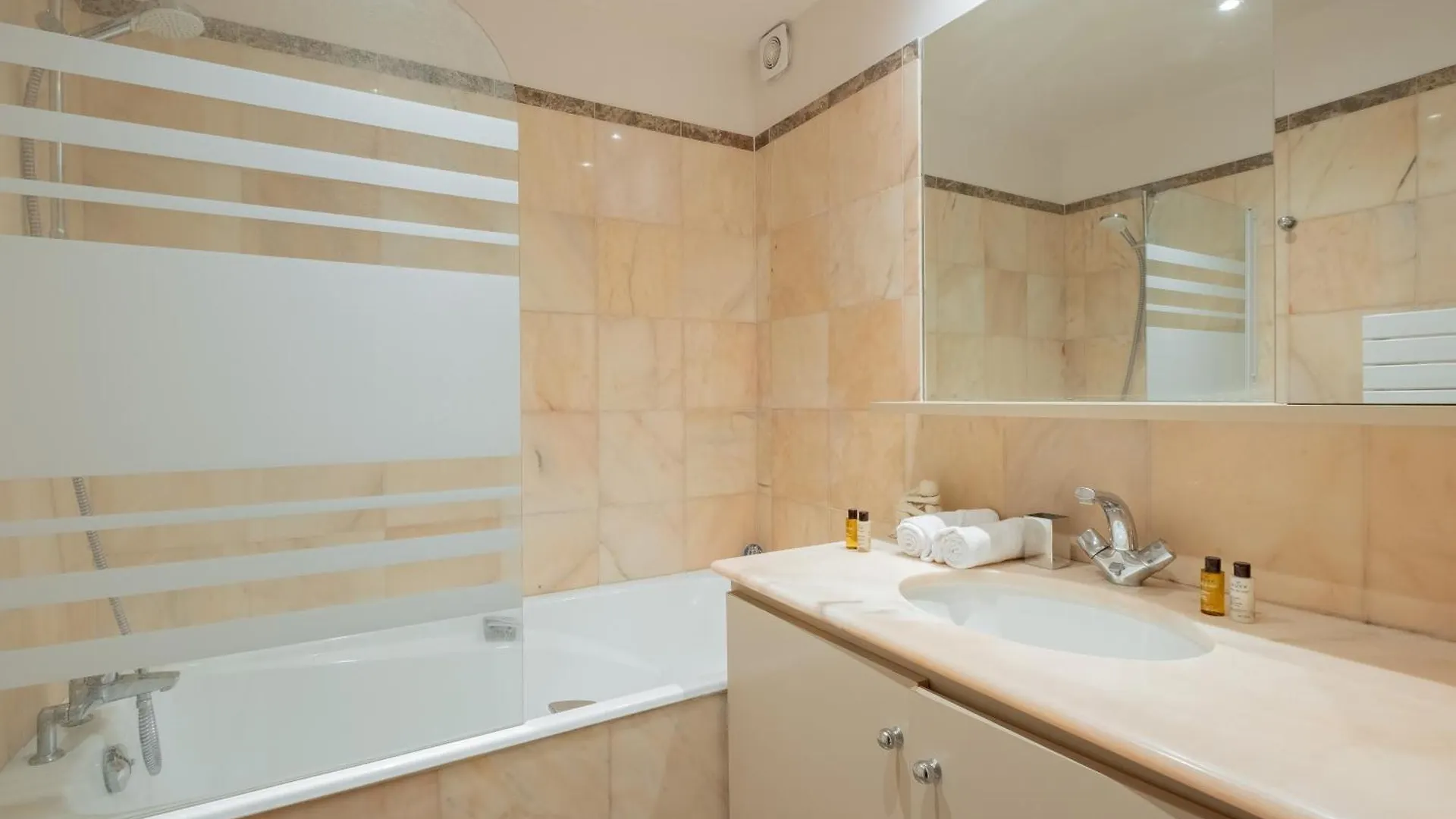 Veeve - Safari Glade Apartment Paris 0*,