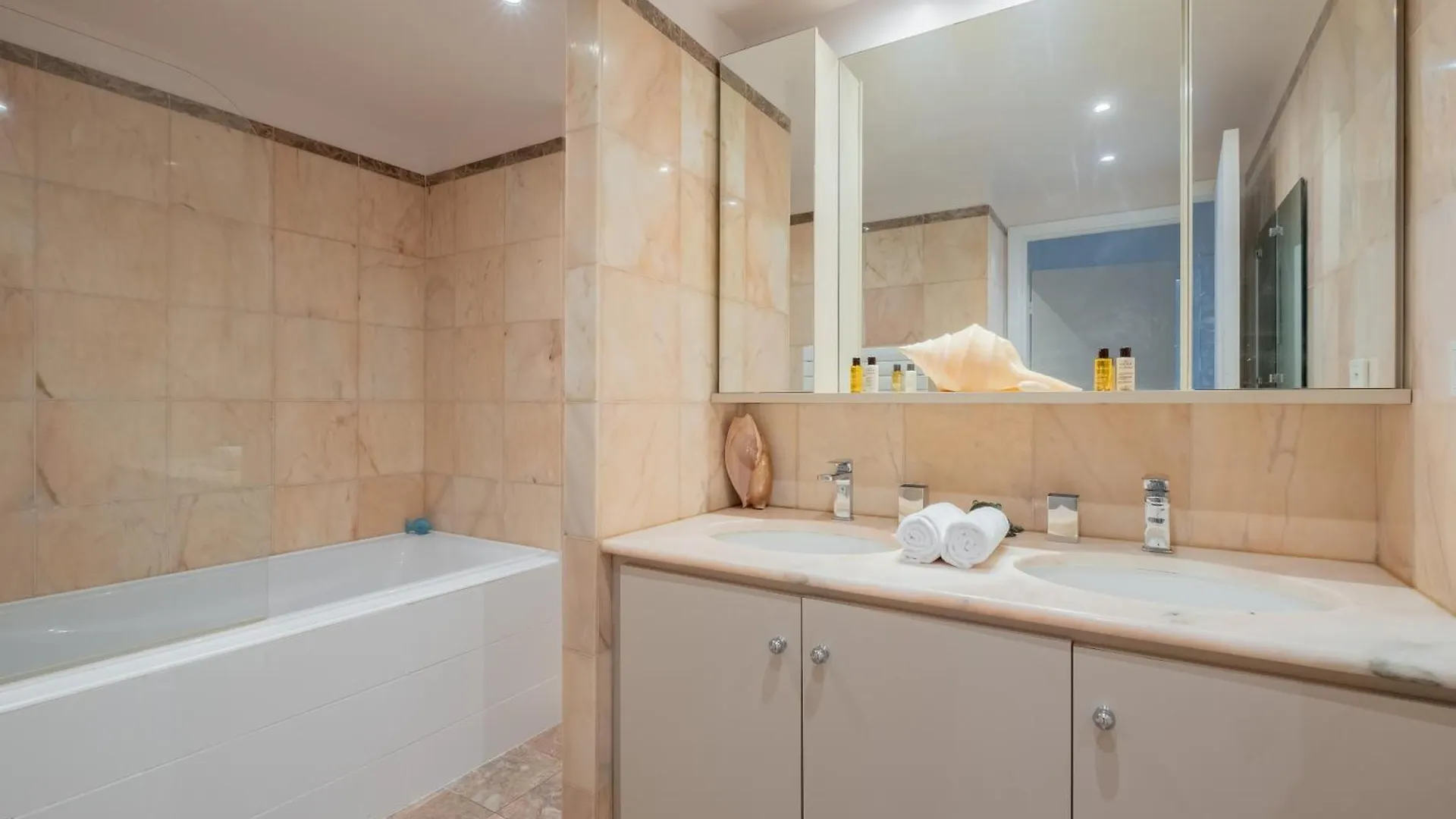Veeve - Safari Glade Apartment Paris